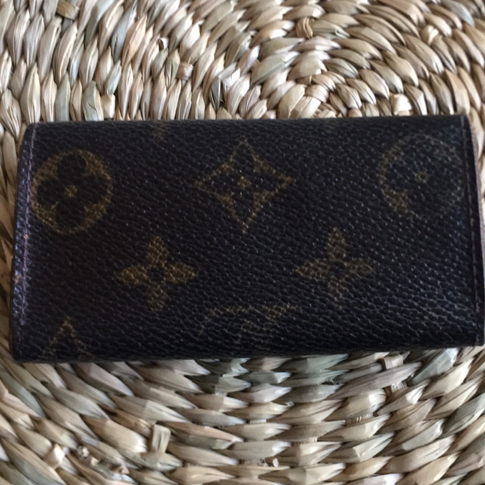 Authentic preloved Louis Vitton Key Holder - Picture 4 of 17